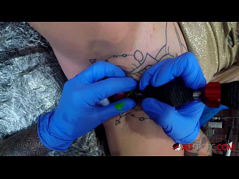 ❤️ Fìor tattooed hottie Sully Savage fhuair tattoo air a clitoris ☑  Sluts aig porn gd.fullsexmovs.ru